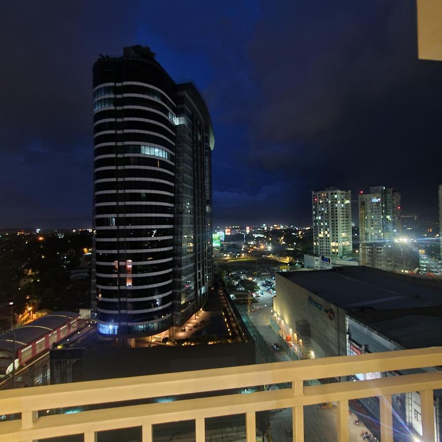 Inspiria Condo Free Airport Pickup For 3 Nights Stay Or More Davao Екстер'єр фото