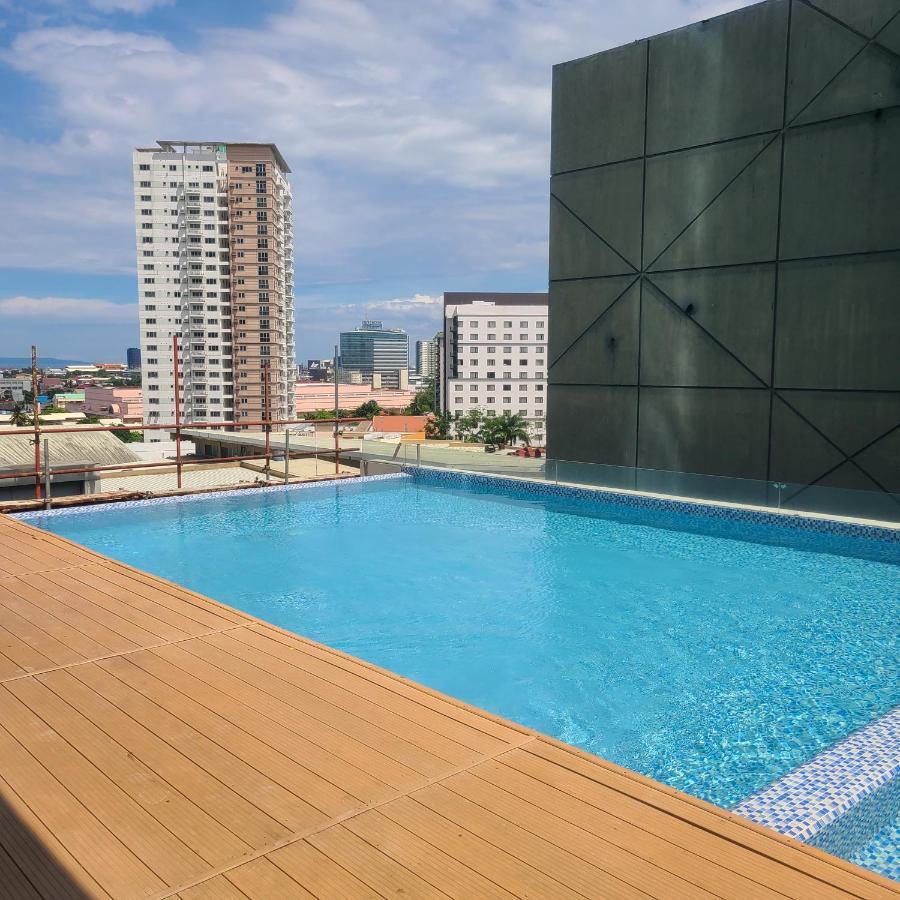Inspiria Condo Free Airport Pickup For 3 Nights Stay Or More Davao Екстер'єр фото